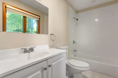 142 Chatham Terrace, Bridgeport, CT 06606 - Photo 9