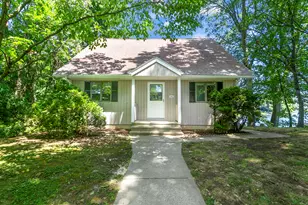 142 Chatham Terrace, Bridgeport, CT 06606 - Photo 1