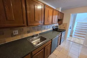 100 Kane St, West Hartford, CT 06119 - Photo 5