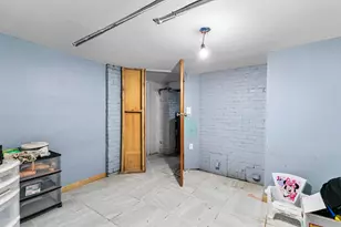 47 Lenox Ave, Bridgeport, CT 06605 - Photo 33