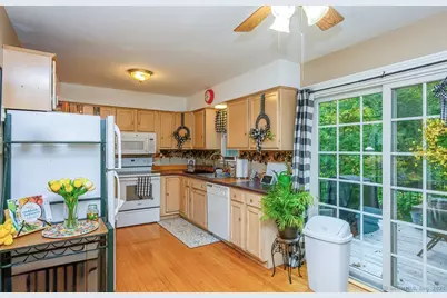 38 Surrey Lane #38, Torrington, CT 06790 - Photo 7