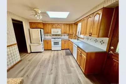 124 Plainfield Drive, Watertown, CT 06779 - Photo 7