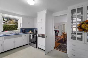 19 Armory St, Hamden, CT 06517 - Photo 7