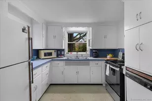 19 Armory St, Hamden, CT 06517 - Photo 5