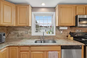 103 Sparrowbush Rd, East Hartford, CT 06108 - Photo 3