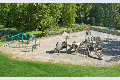 4 Alan Road, Danbury, CT 06810 - Photo 35