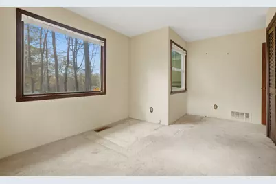 27 Carol Street, Danbury, CT 06810 - Photo 35