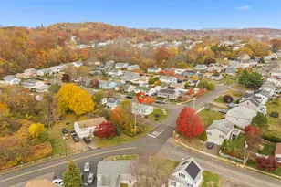 4 Laura Ln, New Haven, CT 06512 - Photo 31