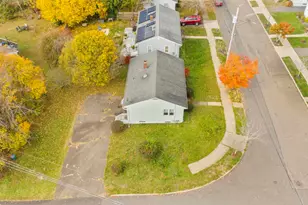 4 Laura Ln, New Haven, CT 06512 - Photo 33