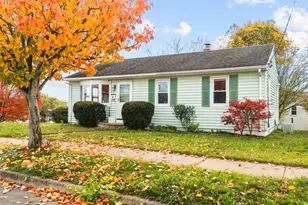 4 Laura Ln, New Haven, CT 06512 - Photo 3