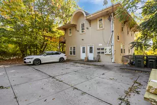 136 Washington St, Norwich, CT 06360 - Photo 3