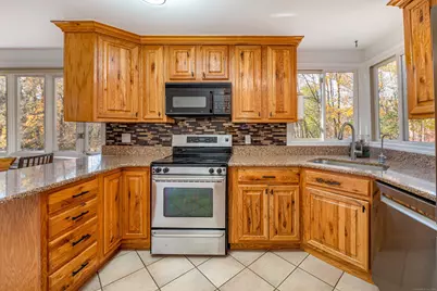 21 Edge Hill Road, Guilford, CT 06437 - Photo 9