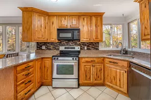 21 Edge Hill Rd, Guilford, CT 06437 - Photo 9