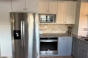 16 Bellevue Pl, New London, CT 06320 - Photo 3