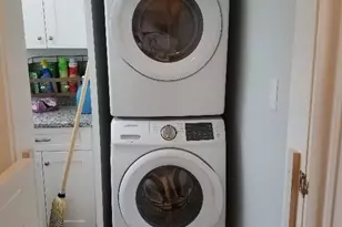 16 Bellevue Pl, New London, CT 06320 - Photo 7