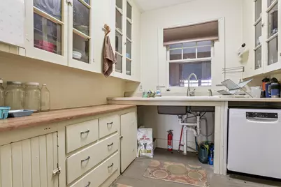 139 Vauxhall Street, New London, CT 06320 - Photo 11