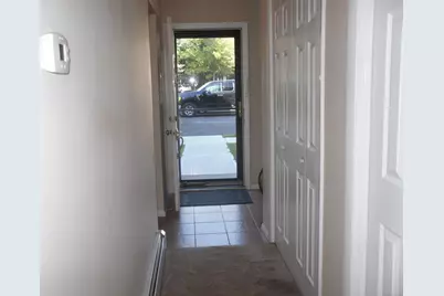 31 Sutton Place #31, Bloomfield, CT 06002 - Photo 3