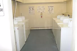 31 Sutton Pl, Bloomfield, CT 06002 - Photo 27