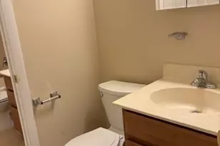 31 Sutton Pl, Bloomfield, CT 06002 - Photo 21