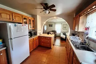 142 Palm St, Bridgeport, CT 06610 - Photo 5