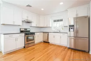 17 Oenoke Pl, Stamford, CT 06907 - Photo 5
