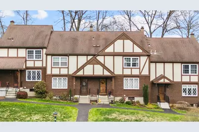 15 Derbyshire #15, Derby, CT 06418 - Photo 1