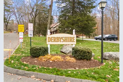 15 Derbyshire #15, Derby, CT 06418 - Photo 33