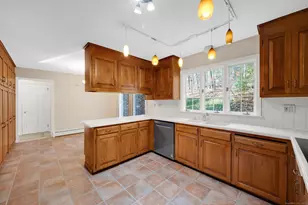 75 Arlen Way, West Hartford, CT 06117 - Photo 17