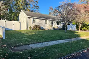 21 Hayes Dr, Milford, CT 06460 - Photo 3