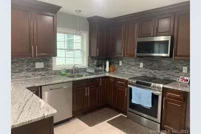 994 Bunker Hill Avenue, Waterbury, CT 06708 - Photo 15