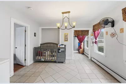 32 Moore Avenue, New London, CT 06320 - Photo 11