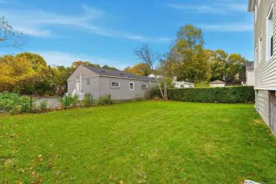 32 Moore Avenue, New London, CT 06320 - Photo 5