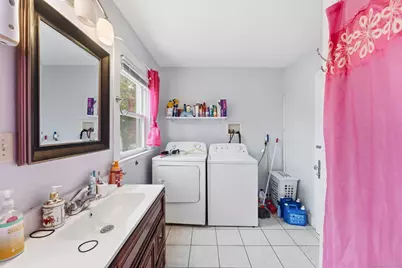 32 Moore Avenue, New London, CT 06320 - Photo 13