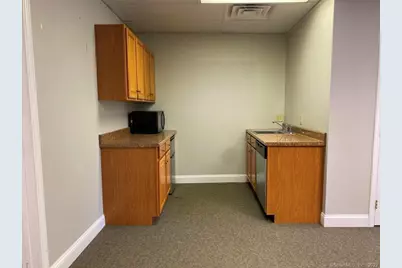 628 New Haven Road #8, Naugatuck, CT 06770 - Photo 9