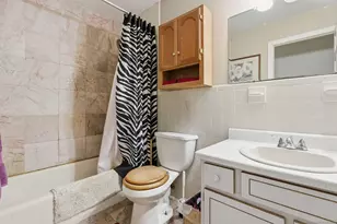 184 Putting Green Rd, Trumbull, CT 06611 - Photo 7