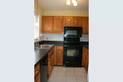 92 Commodore Commons #92, Derby, CT 06418 - Photo 5