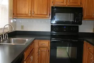 92 Commodore Commons, Derby, CT 06418 - Photo 5