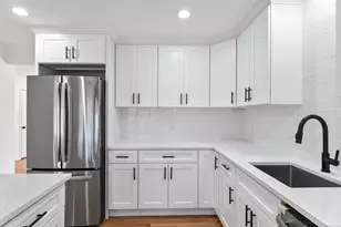 3 Daves Ln, Newtown, CT 06470 - Photo 9