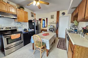 42 Washington St, Wallingford, CT 06492 - Photo 3