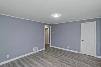 39 Wade Avenue, Bloomfield, CT 06002 - Photo 7