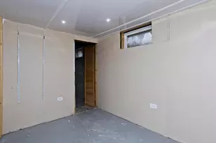 39 Wade Ave, Bloomfield, CT 06002 - Photo 23