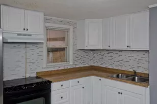 39 Wade Ave, Bloomfield, CT 06002 - Photo 9