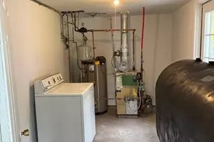 84 Connecticut Ave, Newington, CT 06111 - Photo 31