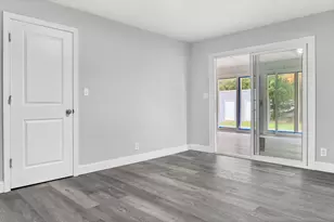 84 Connecticut Ave, Newington, CT 06111 - Photo 17