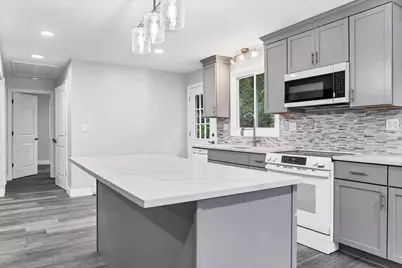 84 Connecticut Avenue, Newington, CT 06111 - Photo 11