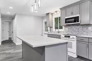 84 Connecticut Ave, Newington, CT 06111 - Photo 11