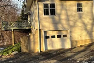 37 Whittlesey Dr, Bethel, CT 06801 - Photo 3