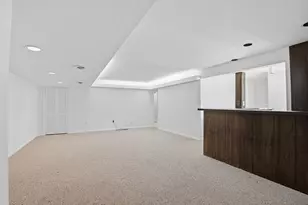 375 Piute Ln, Stratford, CT 06614 - Photo 25