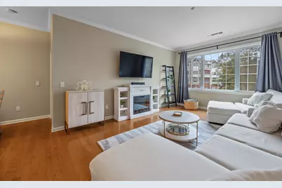 1 King Philip Drive #202, West Hartford, CT 06117 - Photo 9
