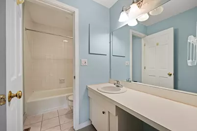 27 Farmington Chase Crescent, Farmington, CT 06032 - Photo 19